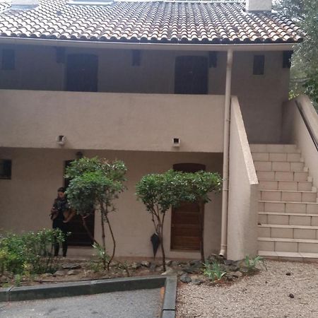 Charmant Studio 2A4 Pers Avec Jardin Et Place De Parking Situe A 5 Min A Pied De La Mer Bandol Zewnętrze zdjęcie