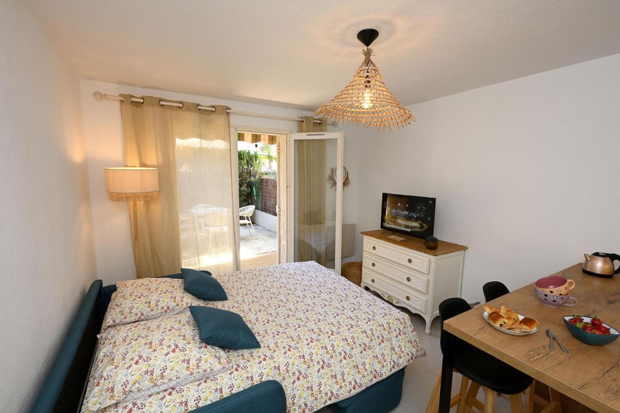 Charmant Studio 2A4 Pers Avec Jardin Et Place De Parking Situe A 5 Min A Pied De La Mer Bandol Zewnętrze zdjęcie