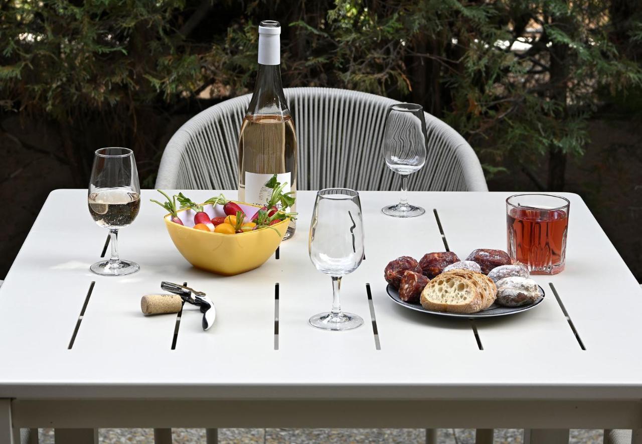 Charmant Studio 2A4 Pers Avec Jardin Et Place De Parking Situe A 5 Min A Pied De La Mer Bandol Zewnętrze zdjęcie